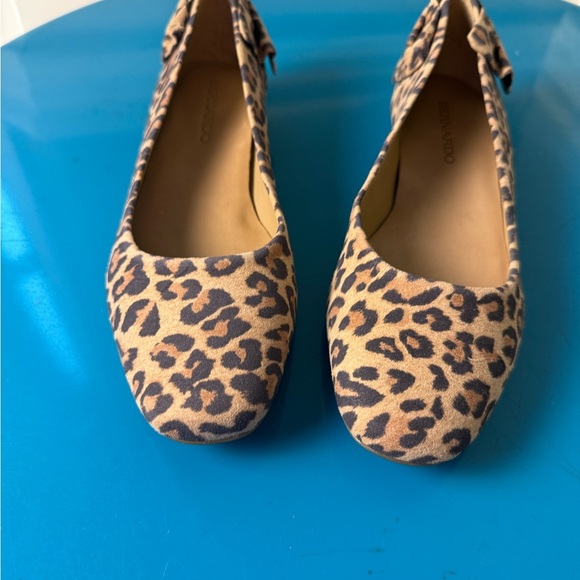 NWT Bernardo Brown and Black Leopard Print Flats - Picture 2 of 8